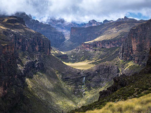 Get the perfect shot of Mt Kenya landscape during a hike