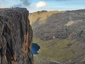 Spectacular mountain views while on Sirimon chogoria route